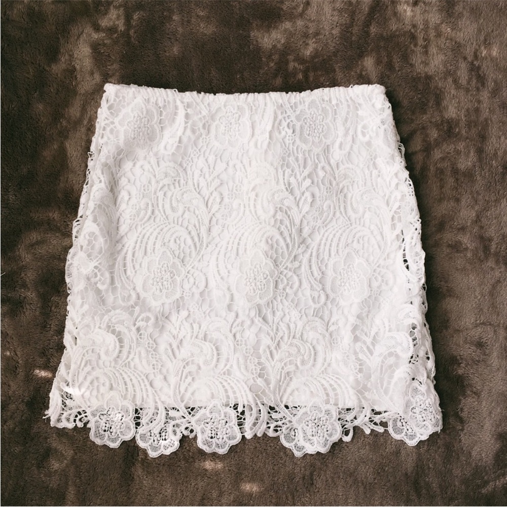 🏷️H&M LACE MINI SKIRT